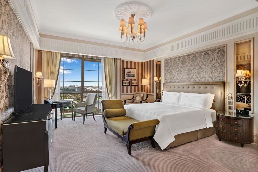 Номер Grand Deluxe Habtoor Palace Dubai, LXR Hotels & Resorts