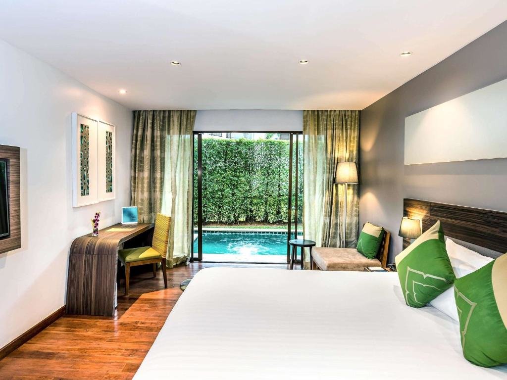 Двухместный полулюкс Romantic Plunge Pool Holiday Inn Resort Phuket Karon Beach, an IHG Hotel
