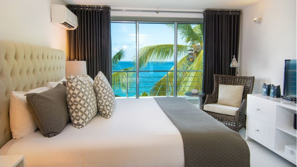 Шестиместный люкс с 3 комнатами с балконом и oceanfront The Ocean Club, a Luxury Collection Resort, Costa Norte