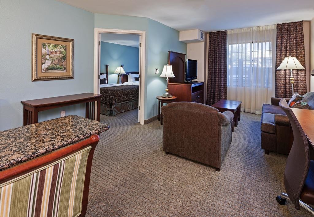 Suite Staybridge Suites San Antonio NW Near Six Flags Fiesta, an IHG Hotel