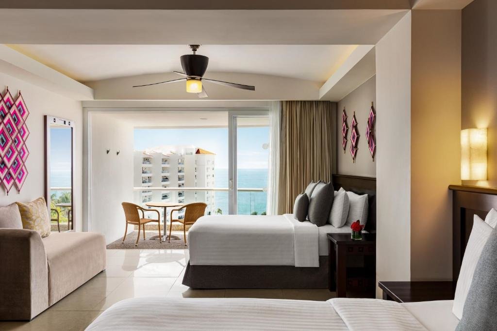 Quadruple Club Junior Suite with ocean view Wyndham Alltra Vallarta, All-Inclusive Resort