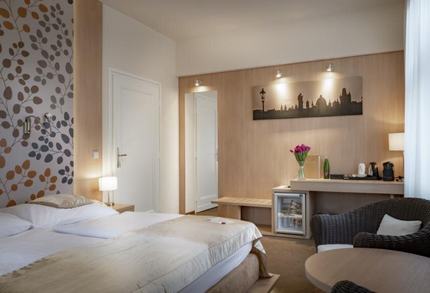 Трёхместный люкс с 2 комнатами Pytloun Kampa Garden Hotel Prague
