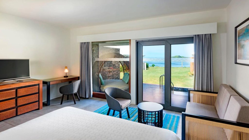 Двухместный Guest room Plunge Pool Larger с видом на окрестности Sheraton Resort & Spa, Tokoriki Island, Fiji