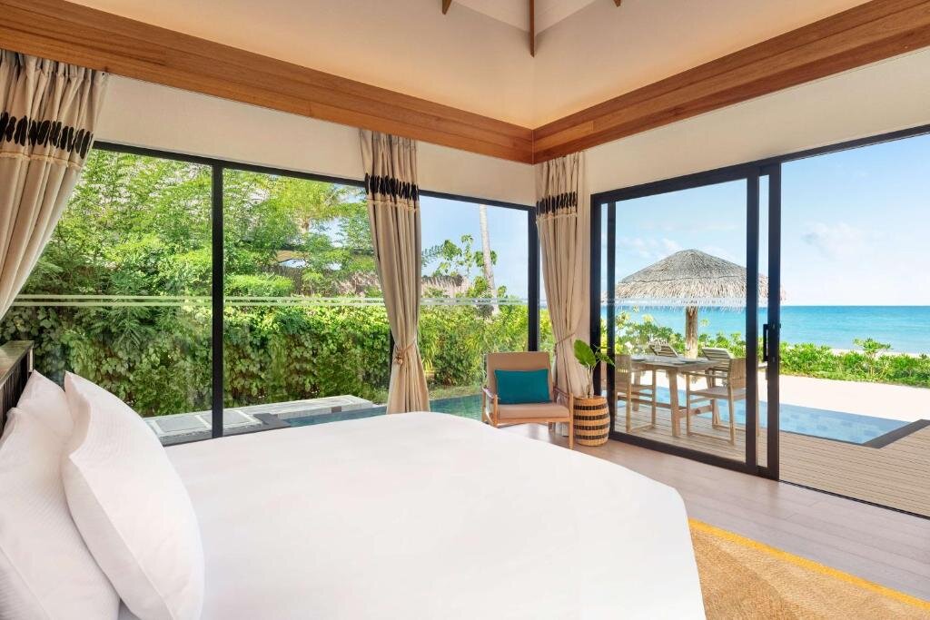 Pool вилла Beach c 1 комнатой Hilton Maldives Amingiri Resort & Spa