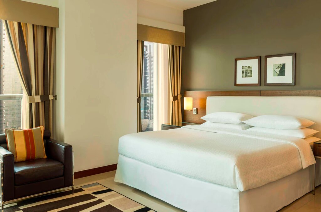 Двухместный номер Deluxe Four Points by Sheraton Sheikh Zayed Road
