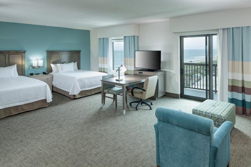 Двухместный люкс Hampton Inn & Suites by Hilton Carolina Beach Oceanfront