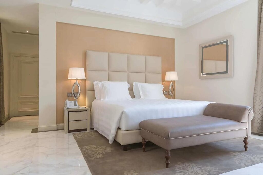 Двухместный люкс Barberini Aleph Rome Hotel, Curio Collection By Hilton