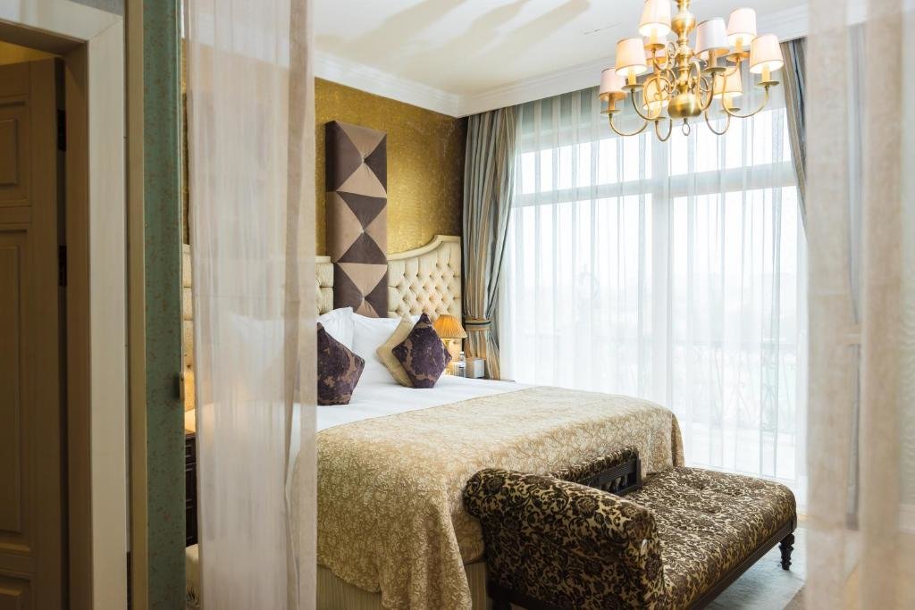 Двухместный полулюкс с балконом Excelsior Hotel & Spa Baku