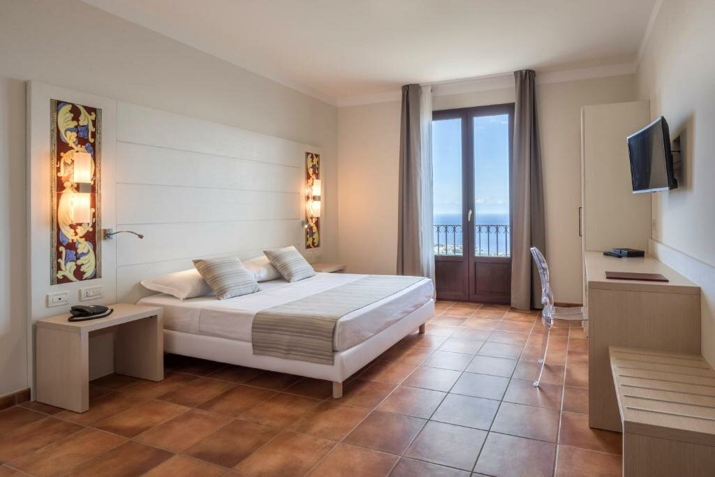 Suite Sea view doble con balcón Hotel Parco Degli Aromi Resort & SPA