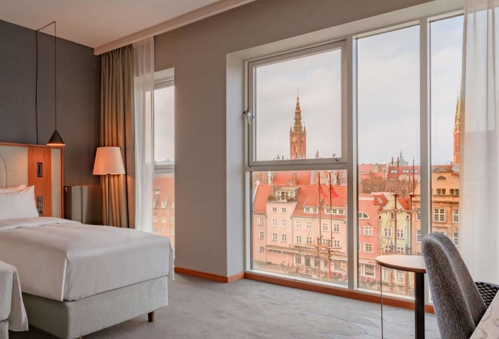 Superior Spa Access Doppel Zimmer mit Flussblick Radisson Hotel & Suites, Gdansk, Wyspa Spichrzów