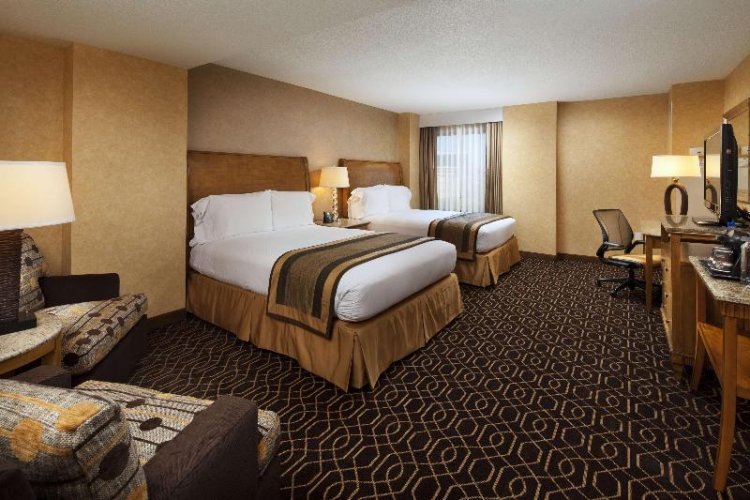 Четырёхместный люкс c 1 комнатой с видом на бассейн DoubleTree Suites By Hilton Anaheim Resort/Convention Center
