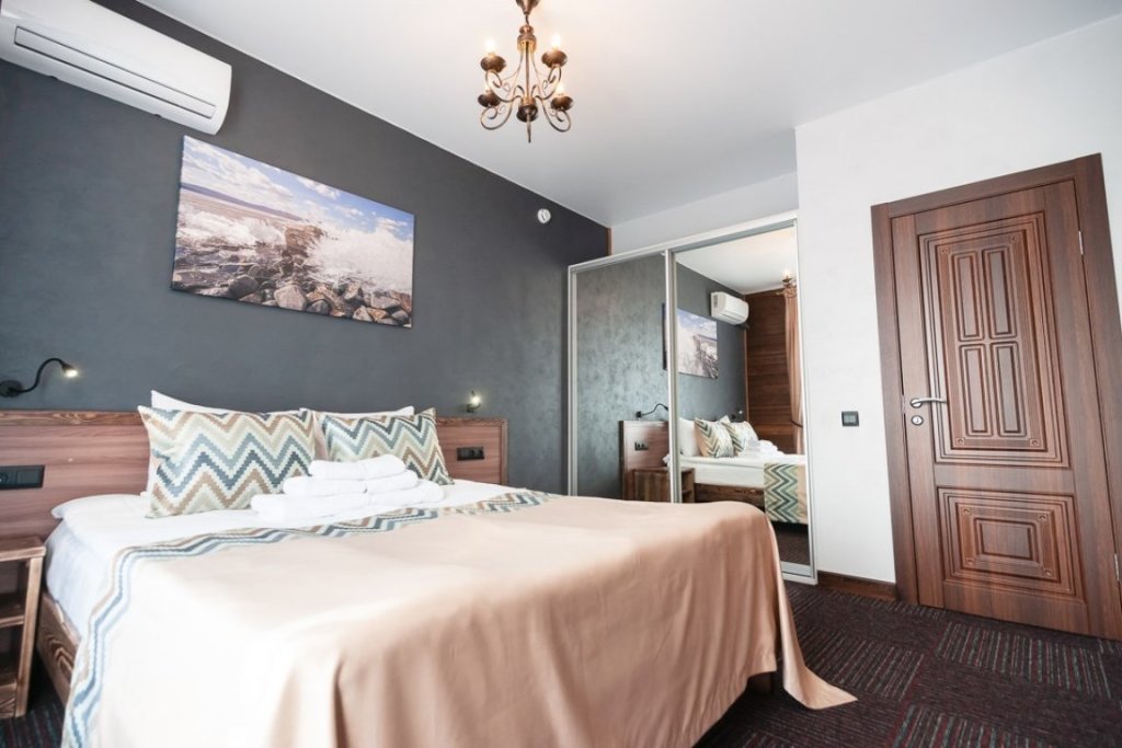 Doppel Familie Apartment 2 Schlafzimmer mit Balkon Apart-Otel Business Residence