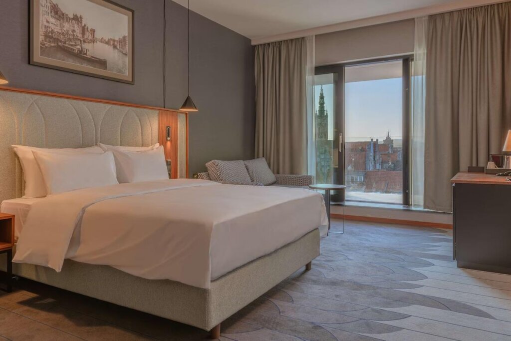 Family Spa Access Doppel Zimmer mit Flussblick Radisson Hotel & Suites, Gdansk, Wyspa Spichrzów