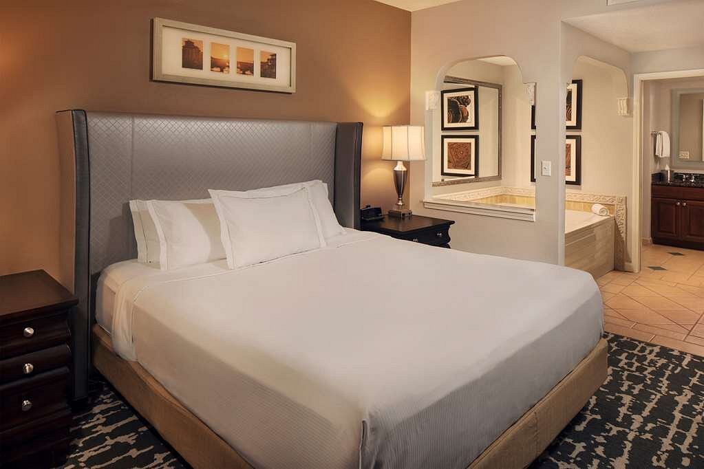 Двухместный люкс С диваном-кроватью c 1 комнатой с балконом Hilton Grand Vacations Club Tuscany Village Orlando