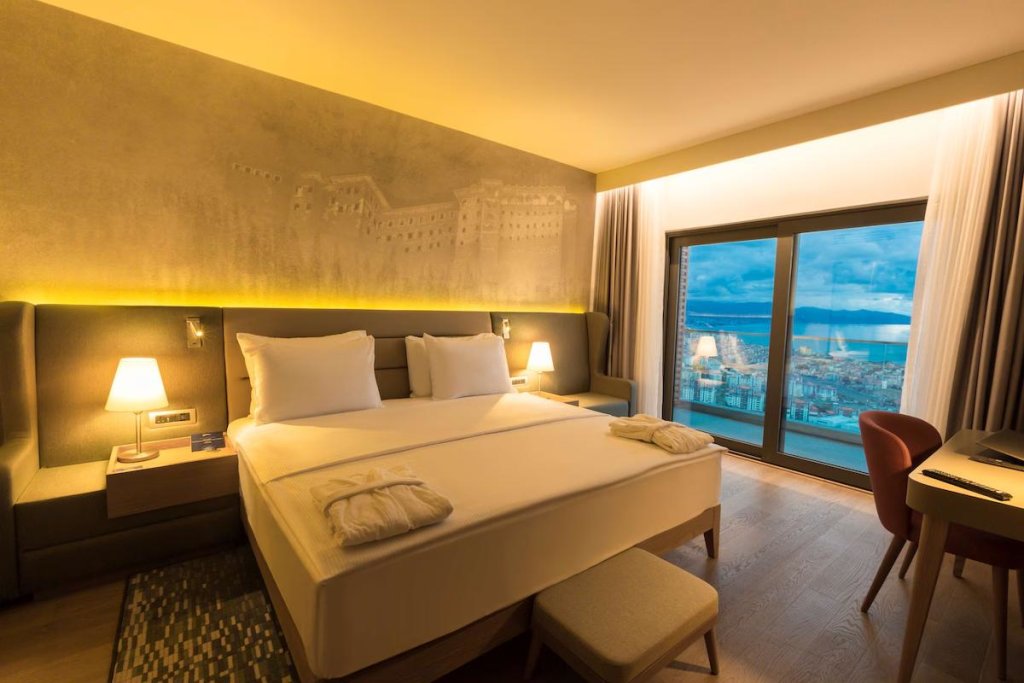 Suite doble con balcón y con vista panorámica Radisson Blu Hotel Trabzon