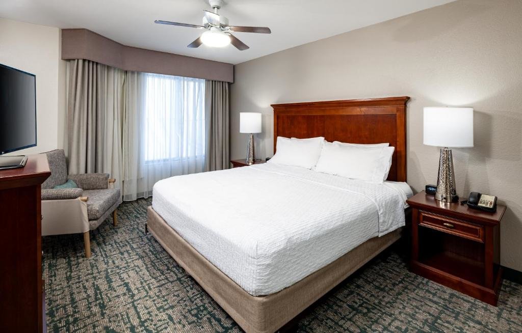Двухместный люкс Accessible Homewood Suites by Hilton Jacksonville-South/St. Johns Ctr