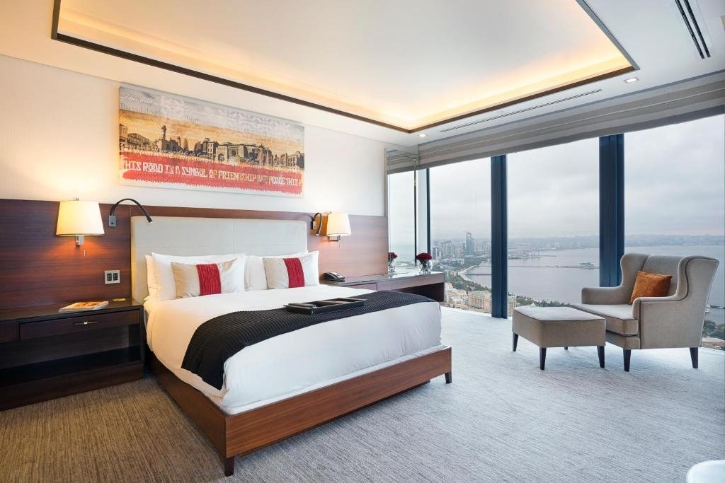 Двухместные апартаменты Дуплекс c 1 комнатой с видом на море Отель Fairmont Baku at the Flame Towers