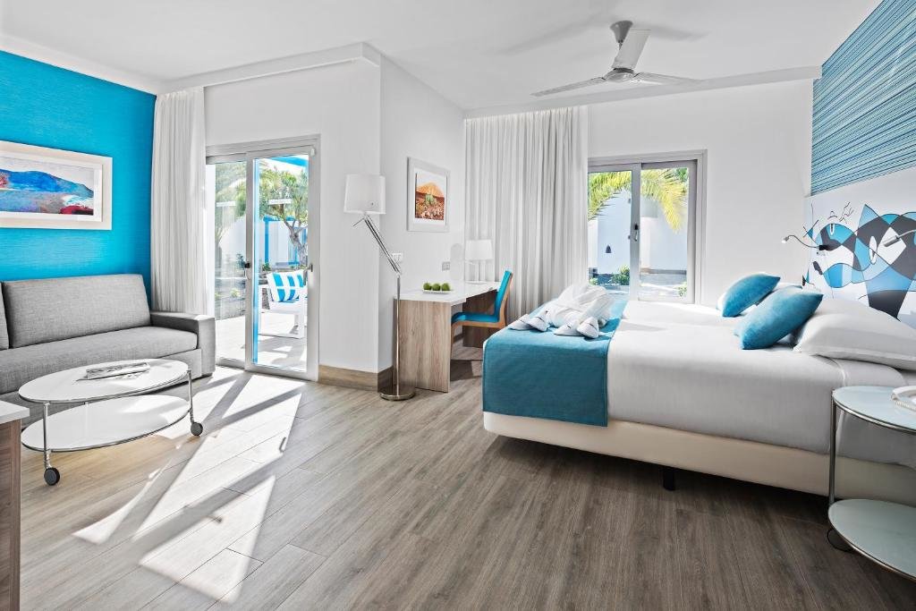 Двухместный полулюкс Prestige Elba Lanzarote Royal Village Resort