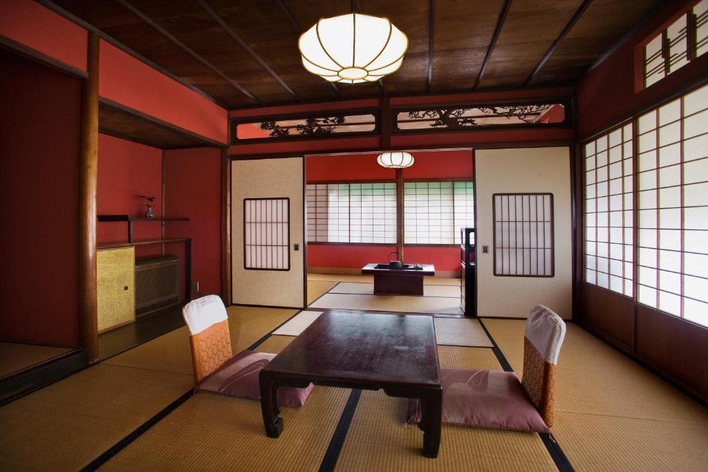 Japanese-Style Deluxe Corner Zimmer Motoyu Ishiya