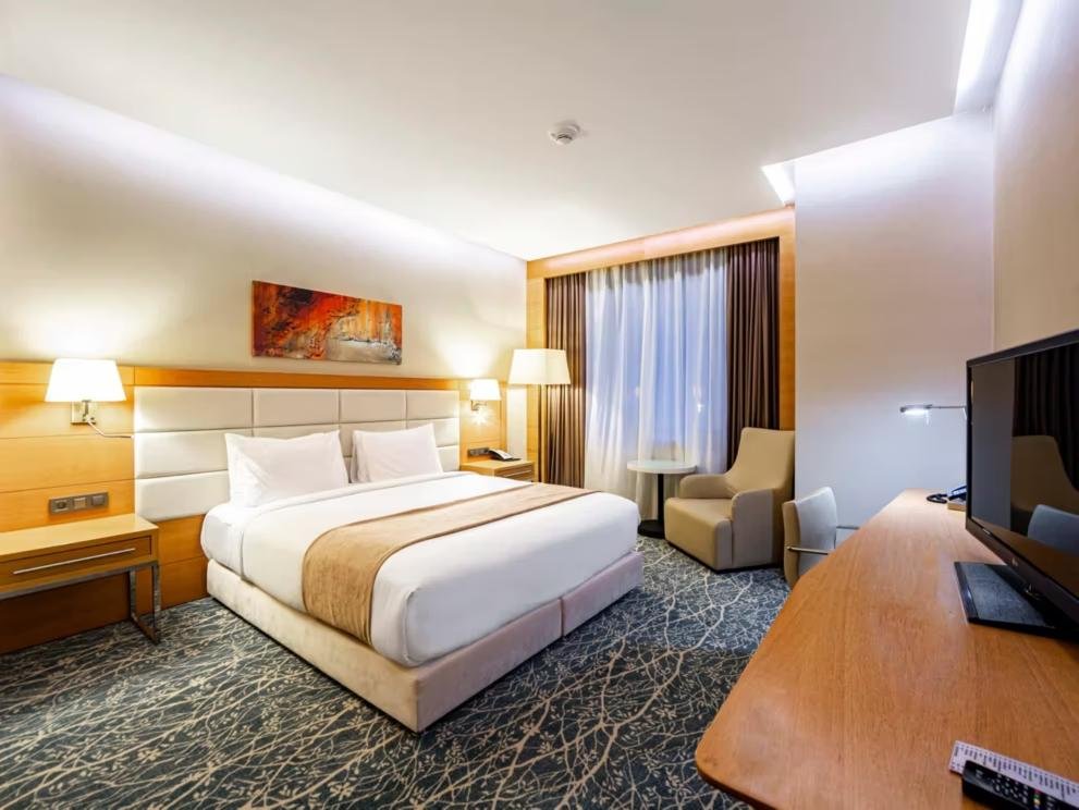 Двухместный номер Standard Holiday Inn Baku, an IHG Hotel
