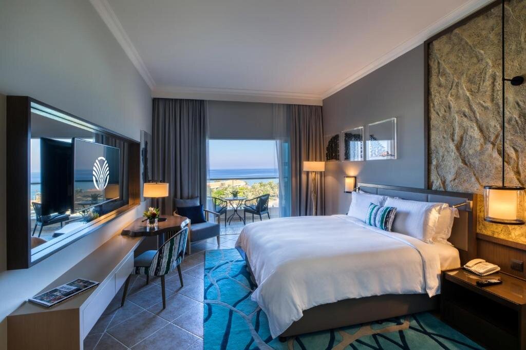 Двухместный люкс c 1 комнатой Fujairah Rotana Resort & Spa - Al Aqah Beach
