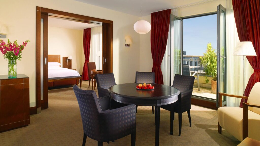 Двухместный люкс Bellevue Sheraton Carlton Hotel Nuernberg