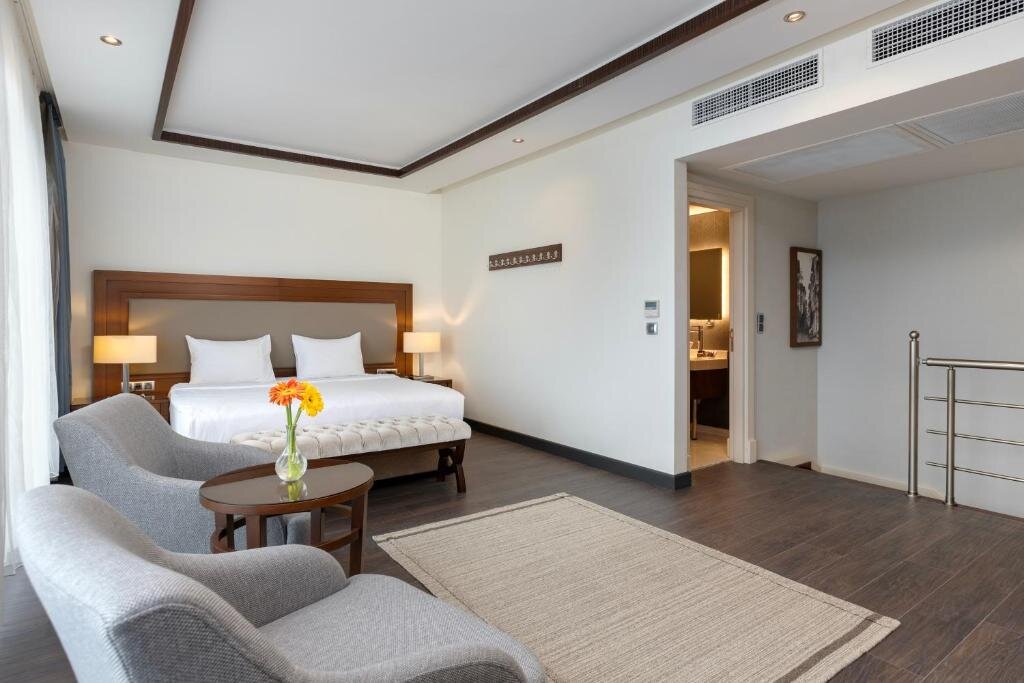 Suite room Miracle Istanbul Asia Airport Hotel & Spa