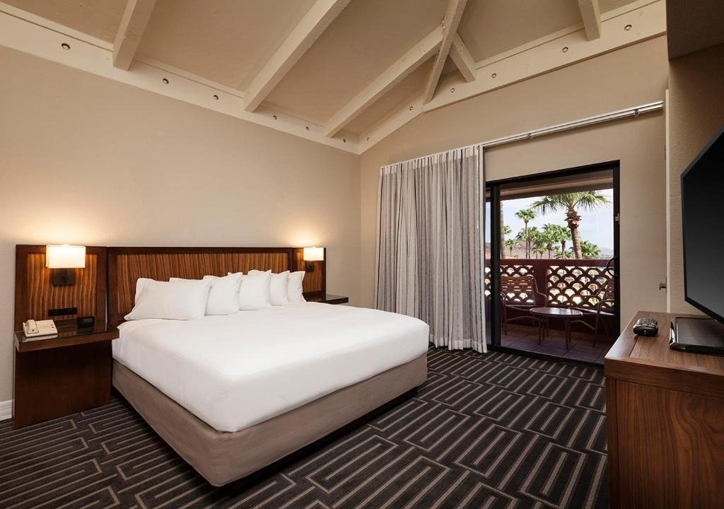 Двухместный люкс c 1 комнатой с видом на окрестности Hilton Phoenix Tapatio Cliffs Resort