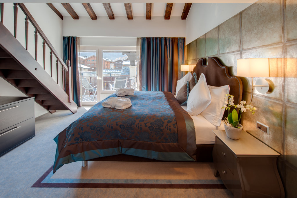Junior-Suite Doppelhaus mit Bergblick SchlossHotel Zermatt Active & CBD Spa Hotel