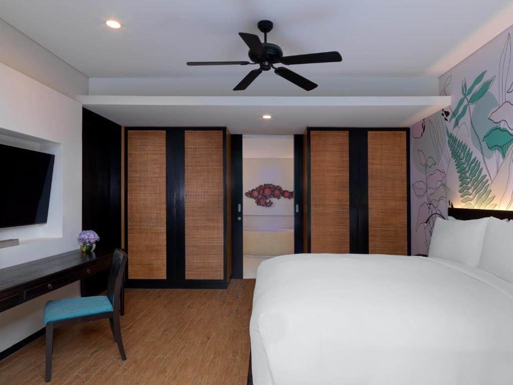 Люкс Pool с 3 комнатами Avani Plus Mai Khao Phuket Suites