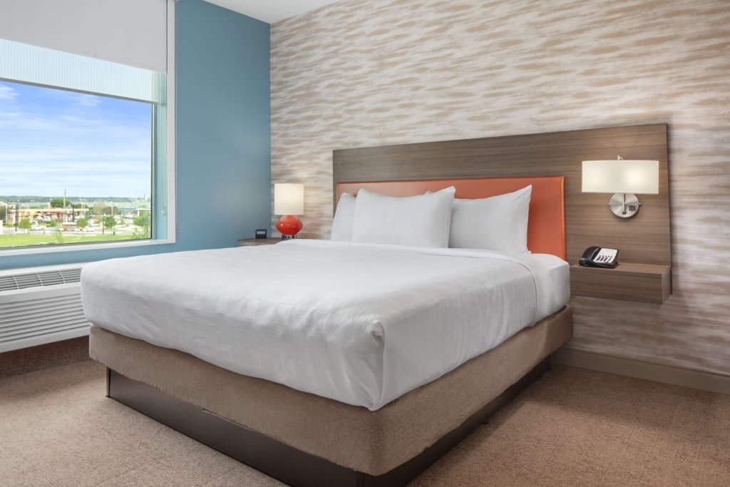 Двухместный люкс c 1 комнатой Home2 Suites By Hilton Rowlett Rockwall Marina