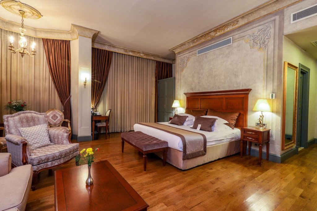 Royal Double Suite with city view Palazzo Donizetti Hotel - Special Class