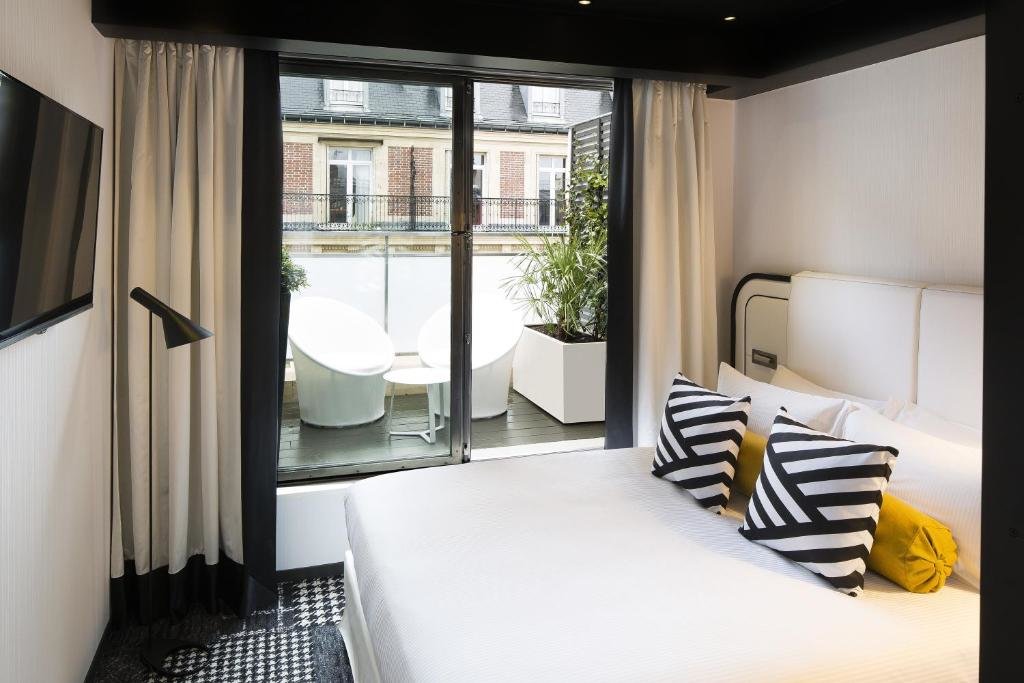 Двухместный люкс с террасой Hotel Ekta Champs Elysées