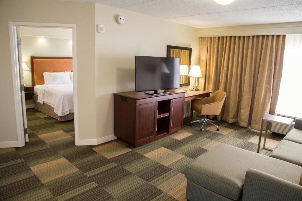 Двухместный люкс c 1 комнатой Hampton Inn & Suites Albany-Downtown