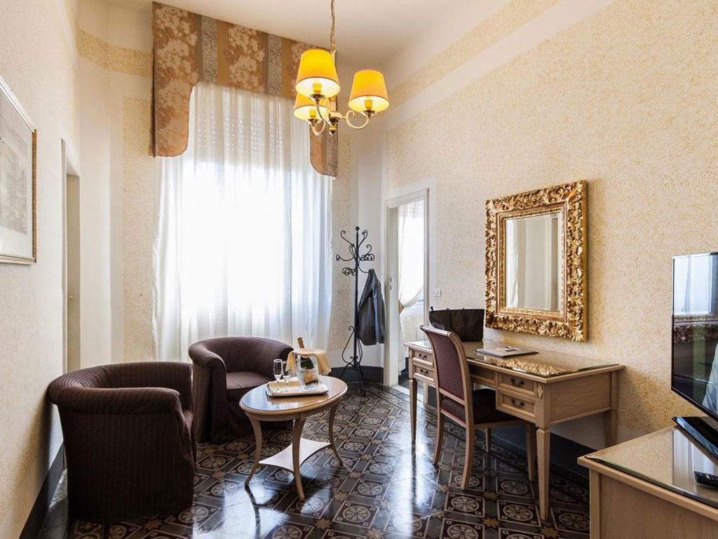 Le Rondini Vierer Suite Grand Hotel Royal