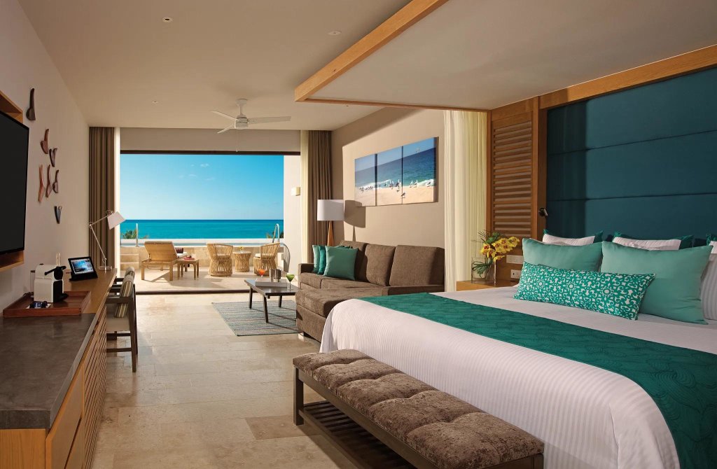 Preferred Club Swim Out Double Junior Suite with ocean view Dreams Playa Mujeres Golf & Spa Resort