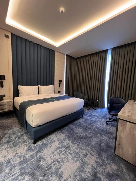 Двухместный номер для гостей с ограниченными возможностями Standard Отель Wyndham Garden Baku