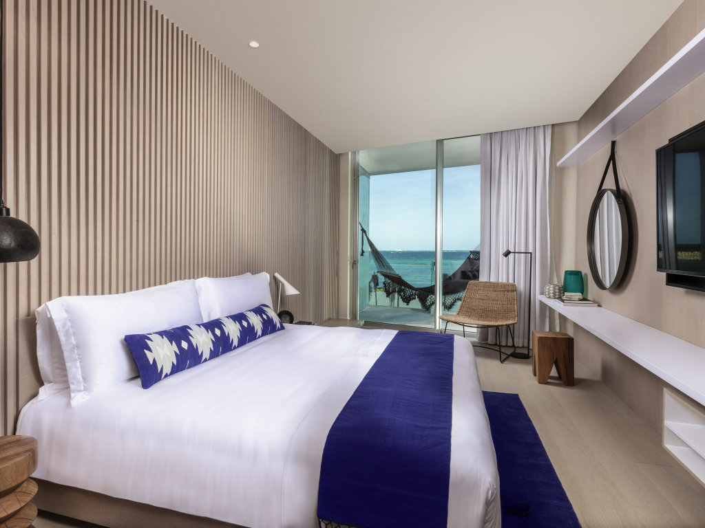 Люкс с 2 комнатами oceanfront SLS Cancun
