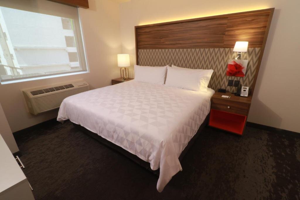 Suite doble Business Holiday Inn Monterrey Apocada Zona Apt