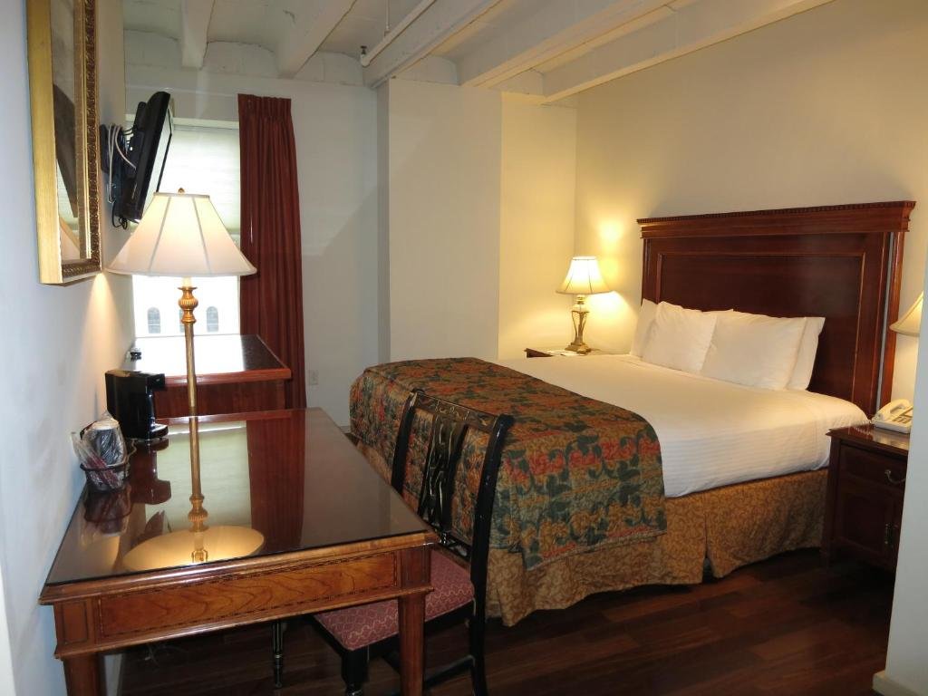 Люкс Grand Eastonian Hotel & Suites Easton