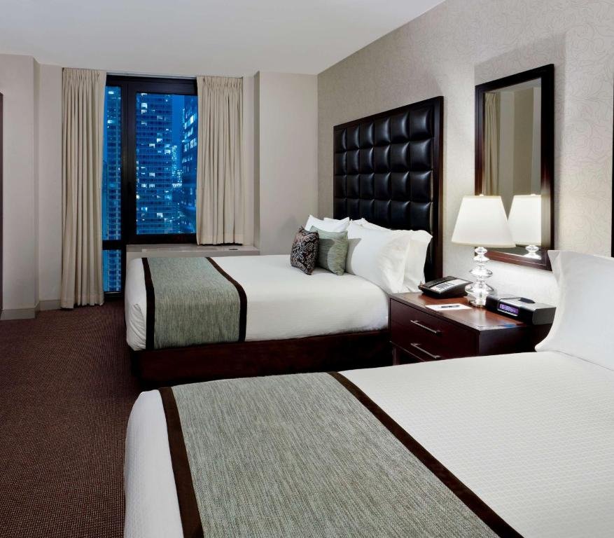Номер Deluxe Distrikt Hotel New York City, Tapestry Collection by Hilton