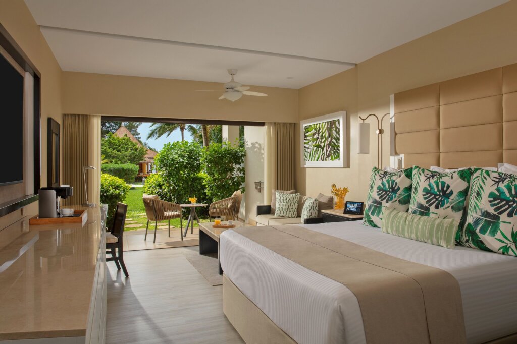 Preferred Club Double Junior Suite with ocean view Secrets Wild Orchid Montego Bay