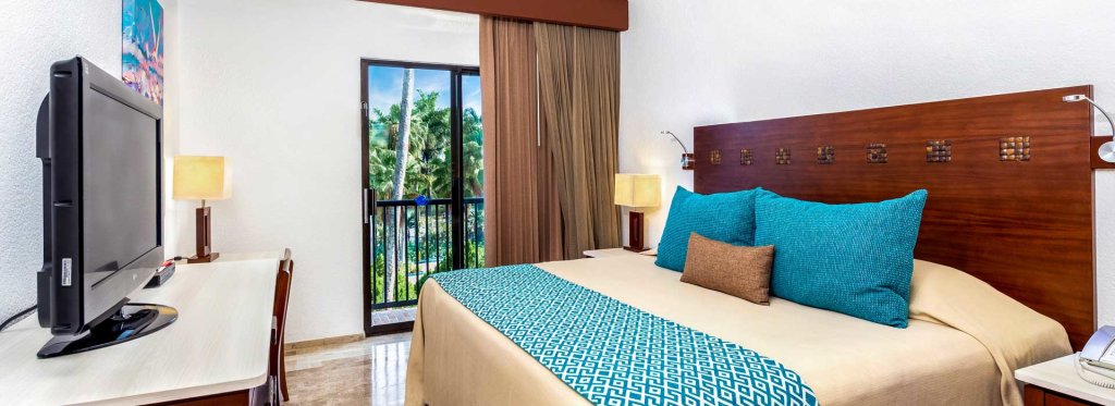 Четырёхместный люкс с 2 комнатами с красивым видом из окна The Villas at The Royal Cancun - All Suites Resort