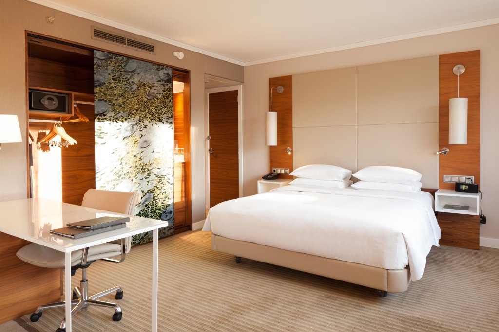 Двухместный люкс Alcove Hilton Barcelona