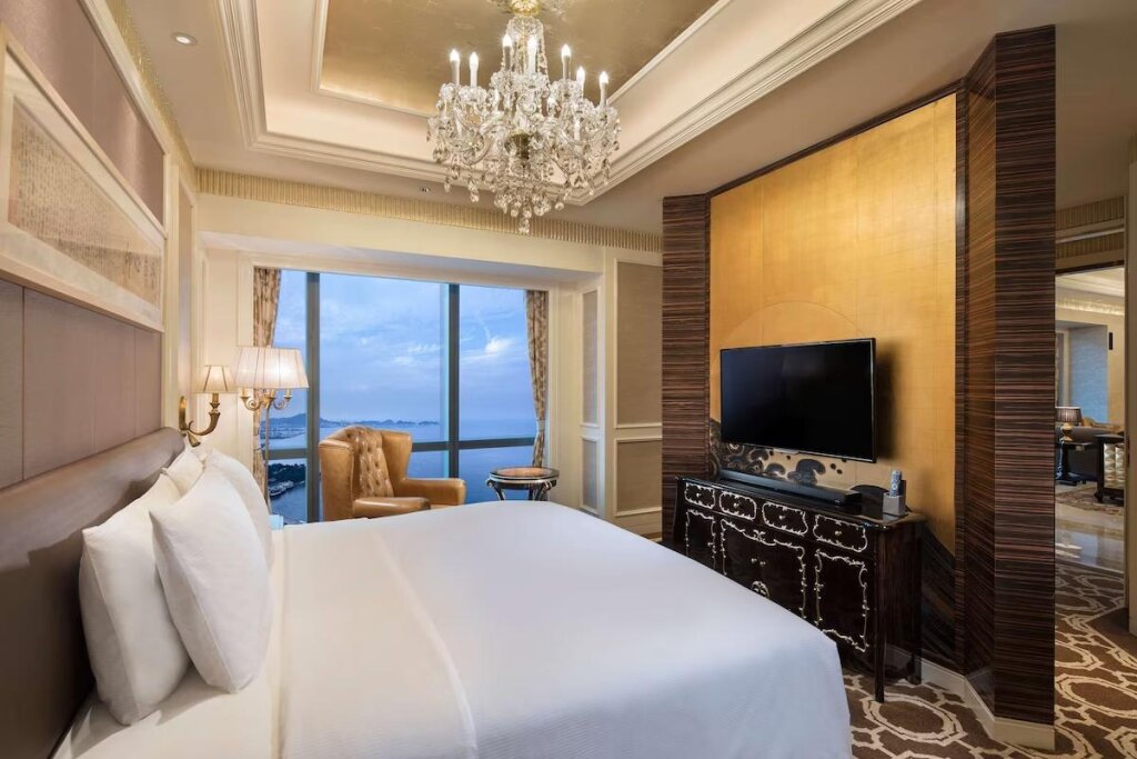 Двухместный люкс Presidential c 1 комнатой Hilton Yantai