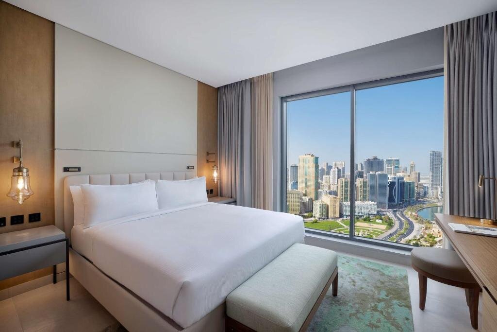 Семейные апартаменты Connecting с 2 комнатами DoubleTree by Hilton Sharjah Waterfront Hotel And Residences