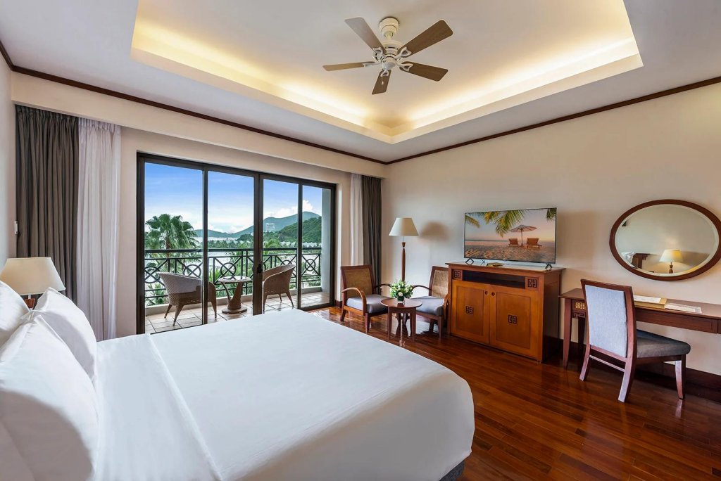 Двухместный номер Grand Deluxe с видом на океан Vinpearl Resort Nha Trang