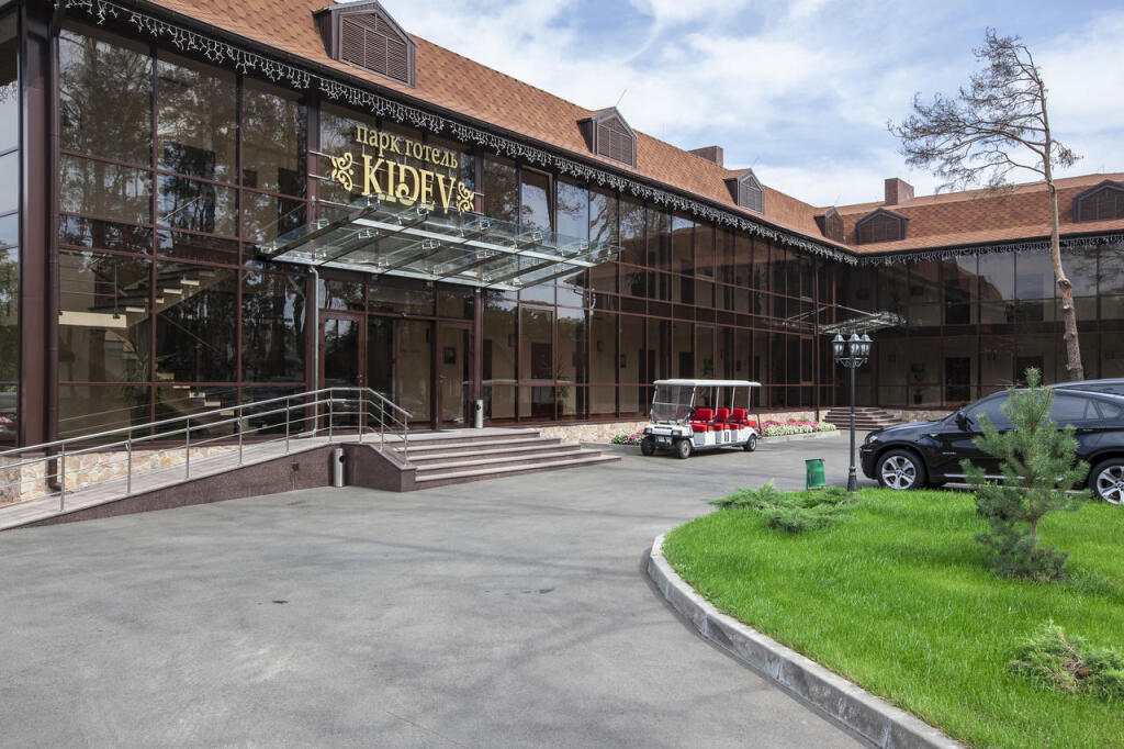 Park-Hotel Kidev 丘宾斯克