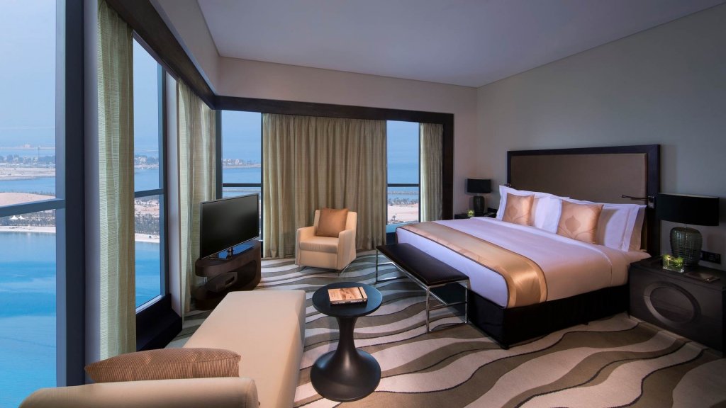 Двухместный клубный люкс Imperial Sofitel Abu Dhabi Corniche