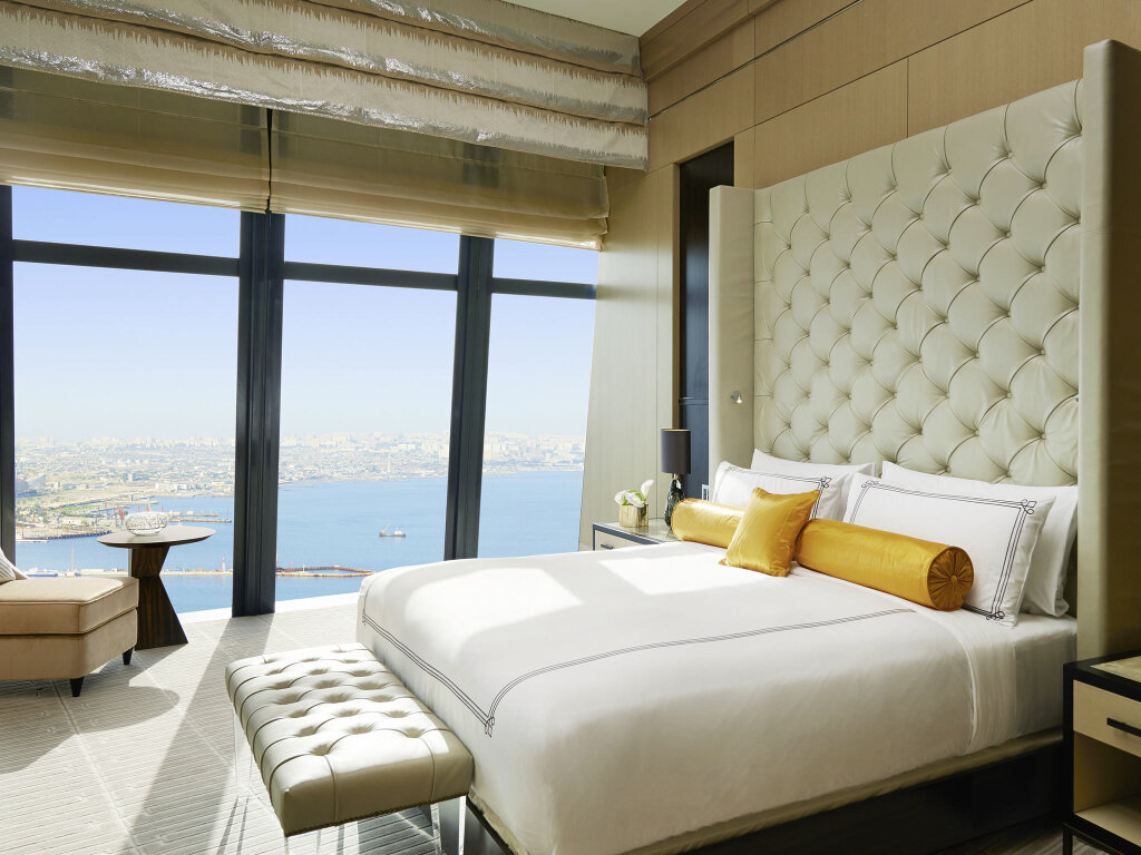 Двухместный люкс Royal с видом на море Отель Fairmont Baku at the Flame Towers